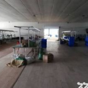 于洪机床城厂房1600平，举架6米，有办公，动力电200千瓦