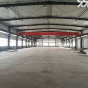 铁西开发区厂房2300平，举架8米，吊车5吨，办公300平独