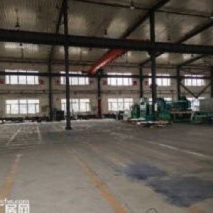 于洪五金工业园2600平，厂房举架12米吊车10/5吨，电2