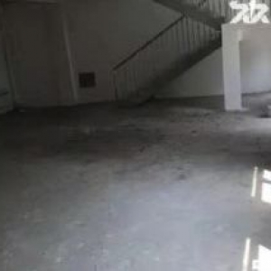 于洪机床城厂房1000平，砖混结构，办公200平，动力电30