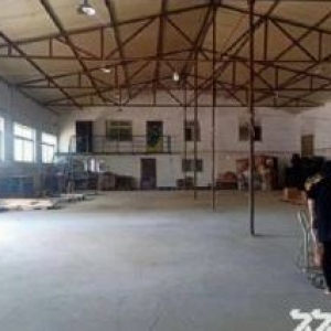 铁西工业大学附近，厂房650平，院1000多平，动力电60，