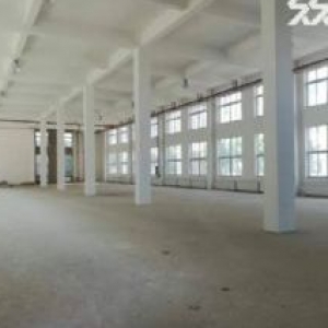 大东区现成的厂房单层，两层都有700−3000平