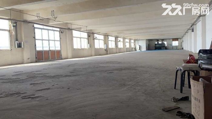 于洪沙岭工业园厂房一二层1300平砖混结构，有简单办公住宿200平，动力电80千