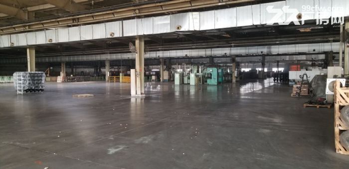 于洪三环边厂房22000平彩钢结构，高度8米，可供暖，手续齐全，动力电750kw