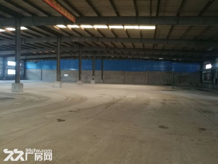 于洪五金工业园厂房7400平彩钢结构举架10.5米办公2000平带装修动力电25