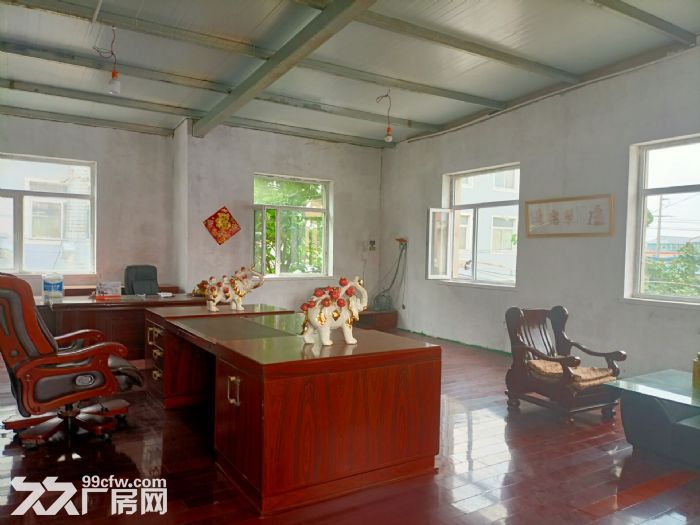 沙岭工业园厂房两层1900平，有办公住宿，二层3.5米有货梯口，动力电250千瓦