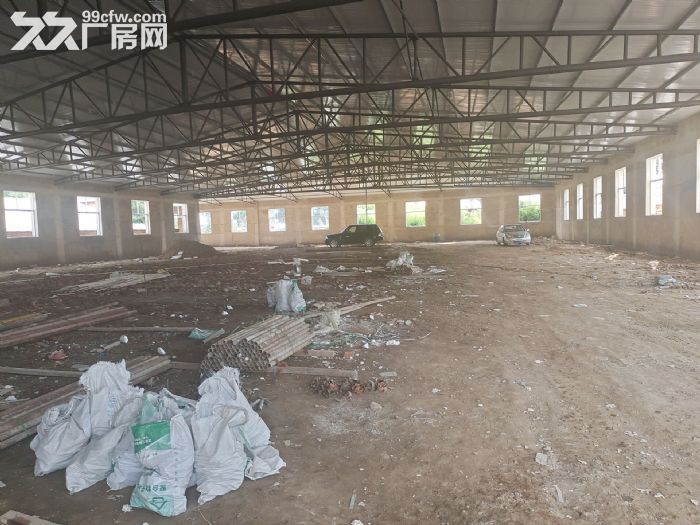 于洪沙岭附近厂房2050平厂房，厂房砖混结构举架4.5米，办公楼360平两层有动