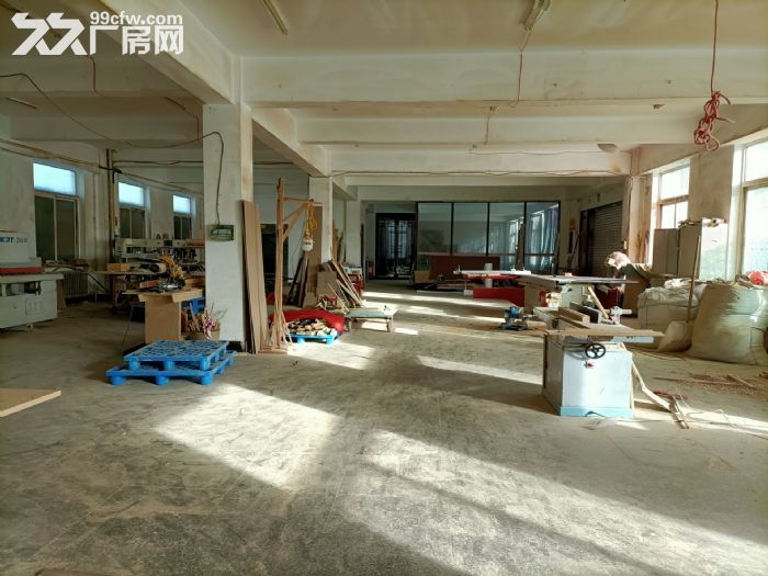 于洪沙岭工业园附近厂房2000平厂房分三层，办公在厂房内部，有住宿有食堂，有供暖-图4