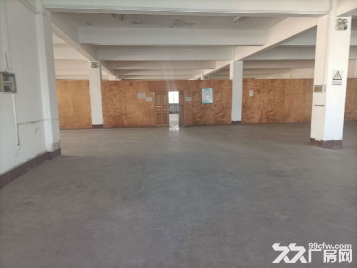 铁西区七号地铁口附近厂房700平出租，第二层，厂房砖混结构，举架3.5米，有动力