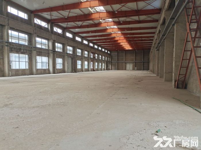 铁西开发区冶金工业园厂房4500平，办公500平出租，厂房砖混结构，举架10米，