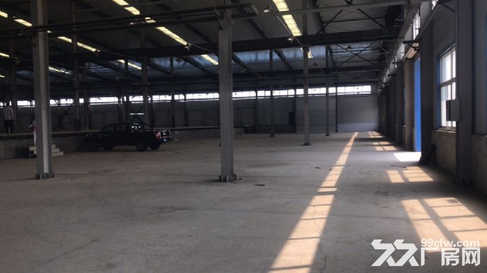 苏家屯瑰香街厂房8800平，举架9米，可按吊车，办公1000平，可接供暖，燃气。